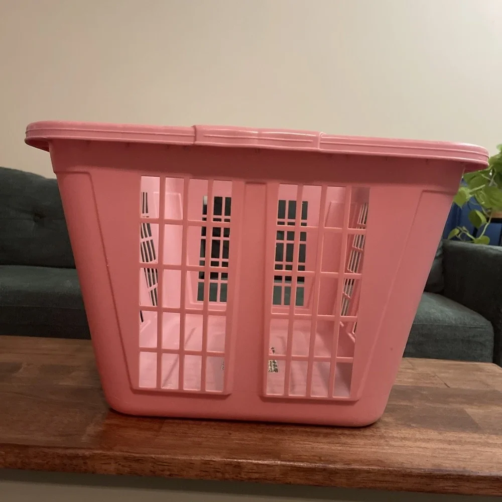 Vtg Rubbermaid 2965  Pink Rectangle Laundry Basket‎ Weave 22x16x11 Grannycore